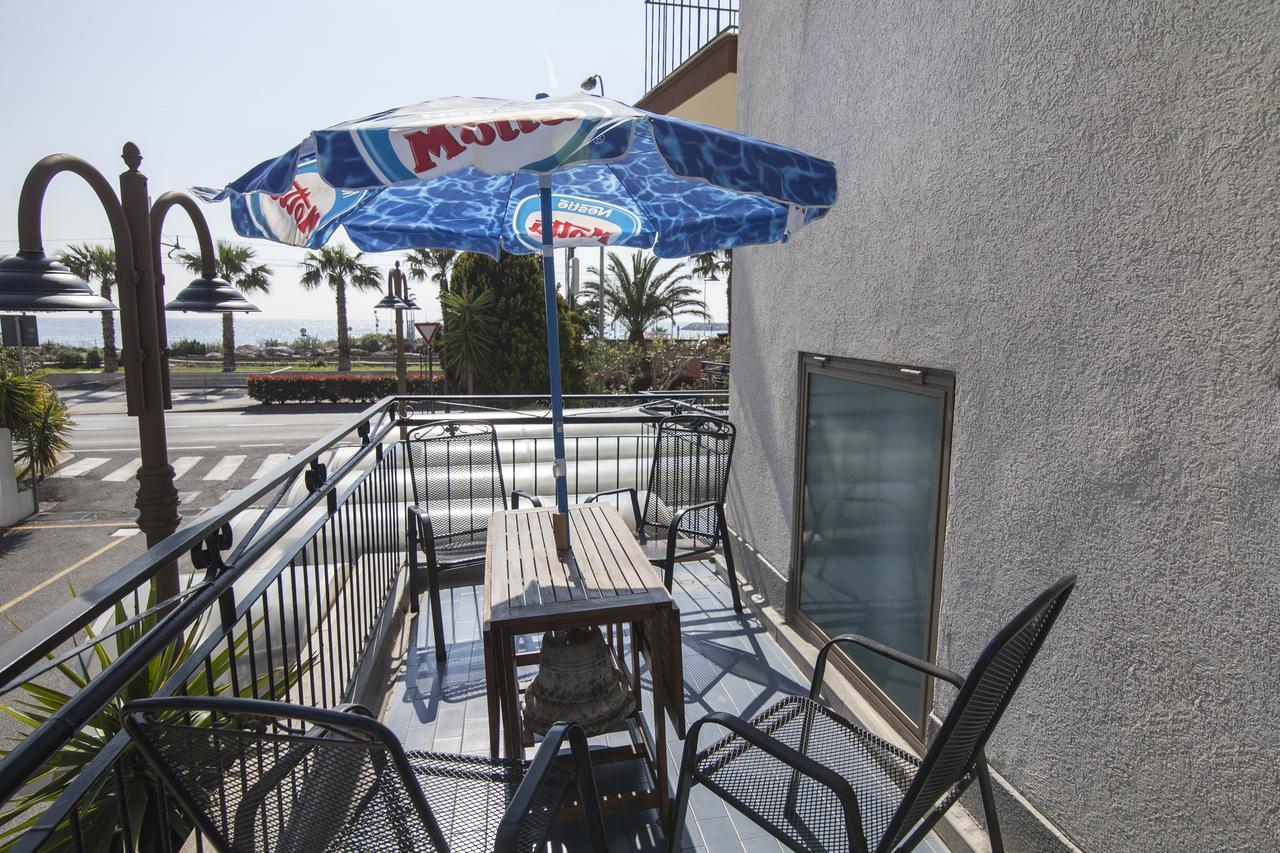 Residence Colibrì Family&Bike Loano Ngoại thất bức ảnh